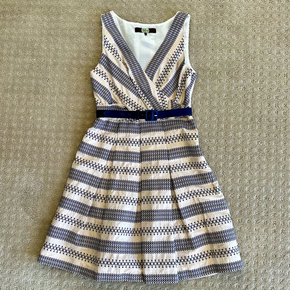 LIKE NEW! Eva Franco Belted Ivory/Gold Dress With Blue Stripe Detail, Size 2